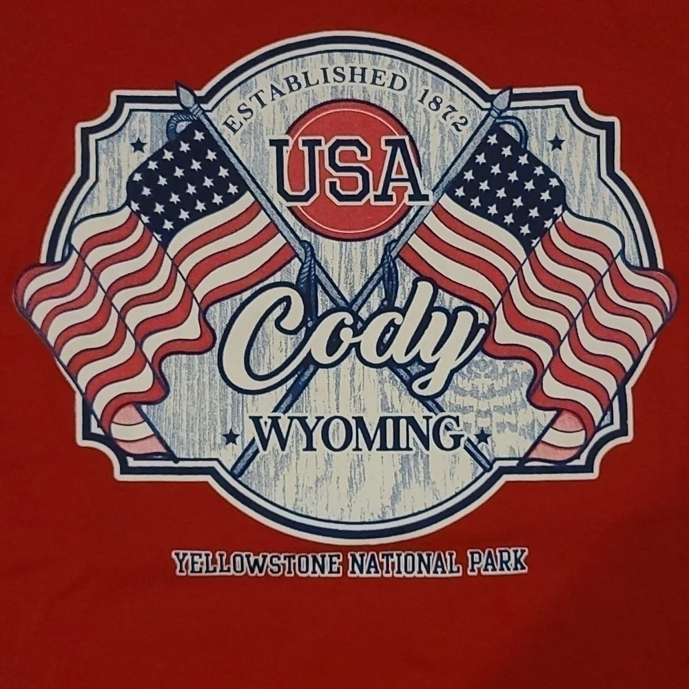 3/$20 Delta Pro Weight Red Yellowstone National Park T-shirt - Picture 2 of 5